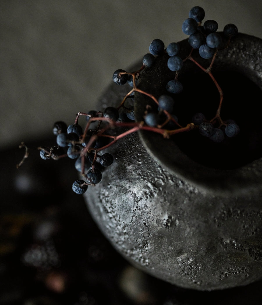 Stamnos Vase Black - Canoa Lab