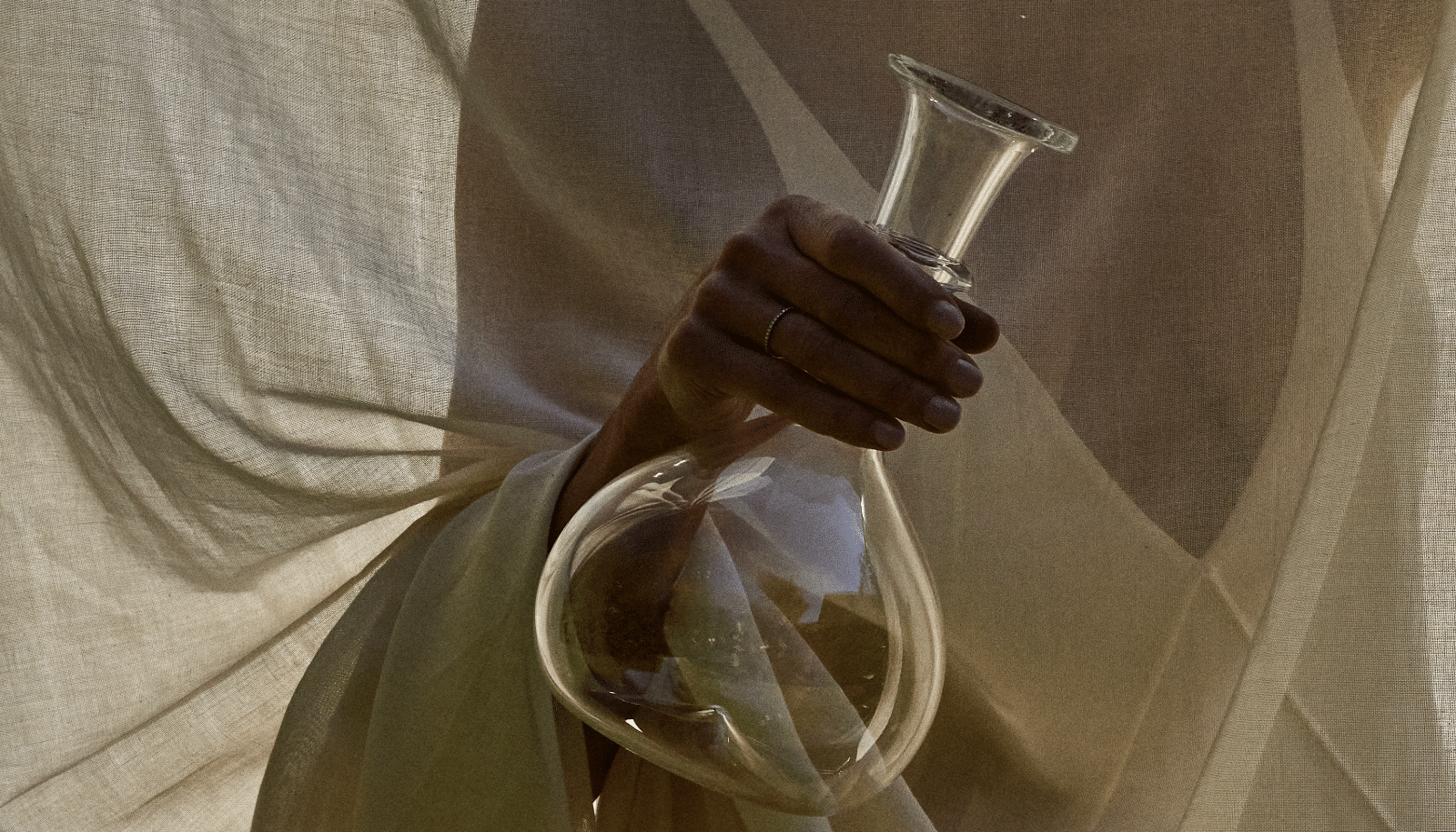 Round Bottom Decanter - Il Buco Vita