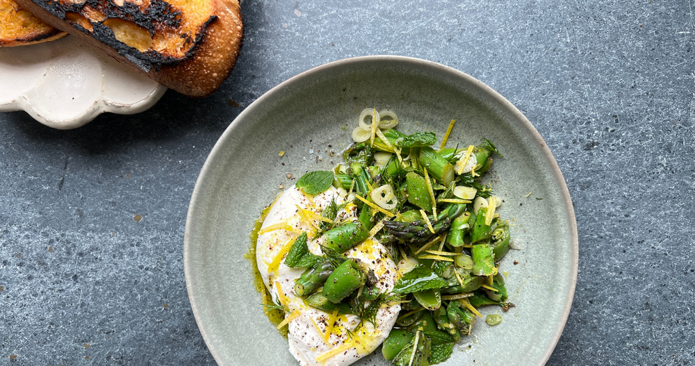 EyeSwoon Unplugged: Asparagus, Snap Peas, and Burrata Crostini